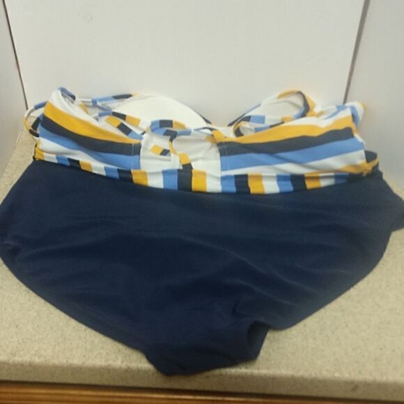 New Full Coverage Swimsuit Size 24W - Picture 4 of 5